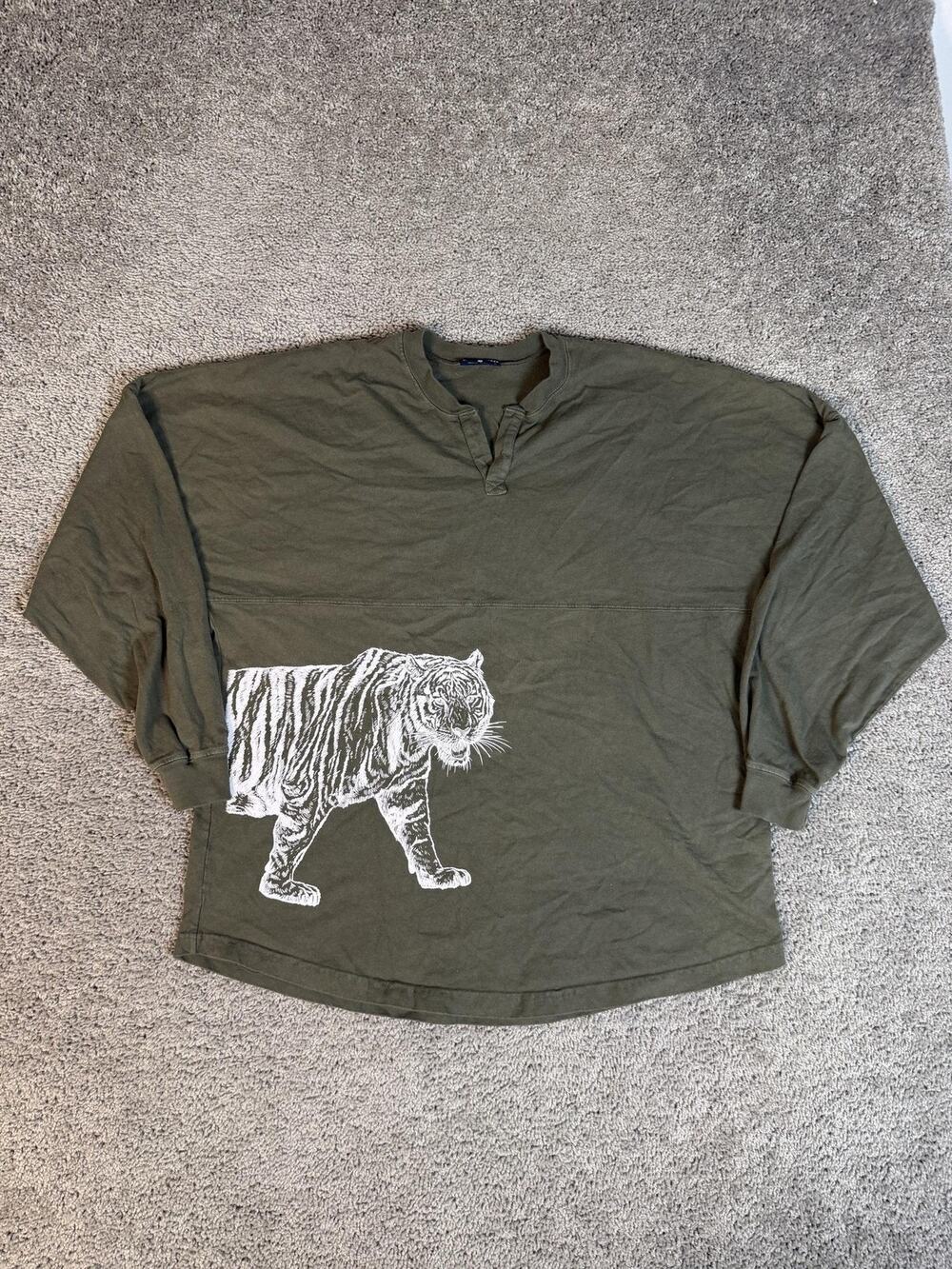 Busch Gardens Spirit Jersey Shirt Mens L Green White Tiger Henley Relaxed Fit